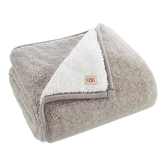 UGG Classic Sherpa Throw Couch Blanket Gray 50”x70” Cozy Soft Warm COZY NEW - Picture 1 of 8